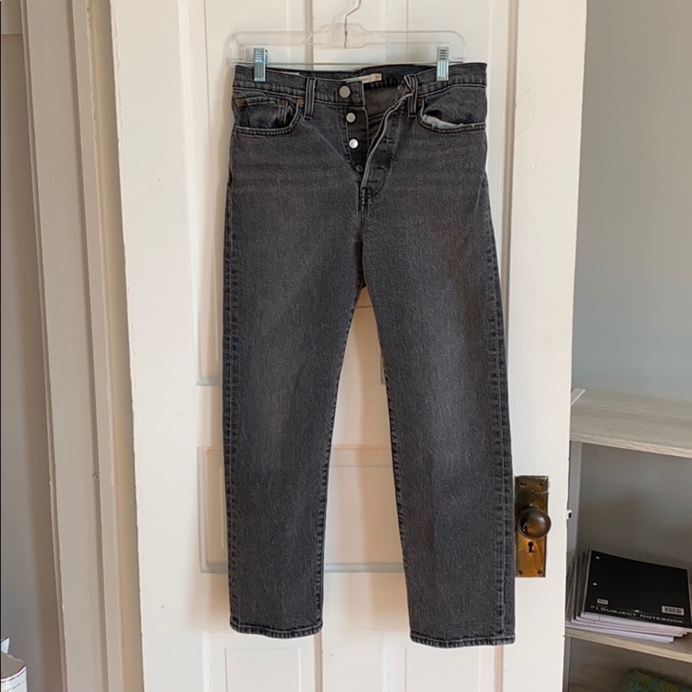 Great condition Levi wedgie jeans!